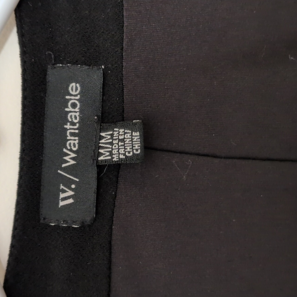 Wantable Black Bolero Short Jacket 2 Pockets Size M - Picture 2 of 4